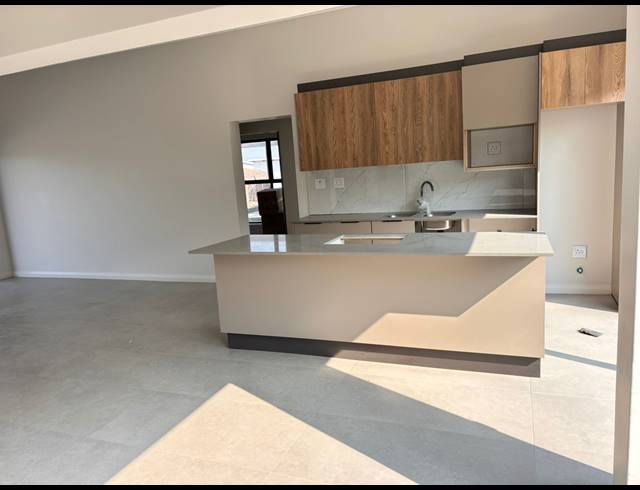 3 BEDROOM HOUSE FOR SALE IN PALM LAKES ESTATE